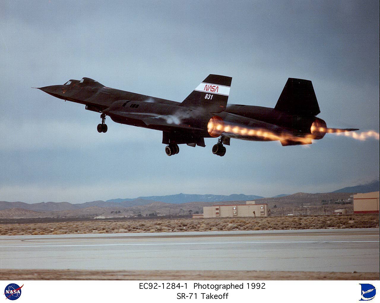 1/72ロッキードSR-71BブラックバードNASA 831/61-7956 www.JetCollector.com: Lockheed SR-71B Blackbird NASA #831